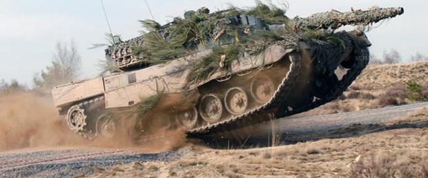 almanya-silah-leopard201015.jpg