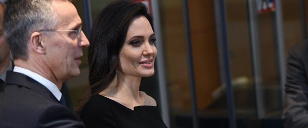 angelina jolie nato ziyaret310118.jpg