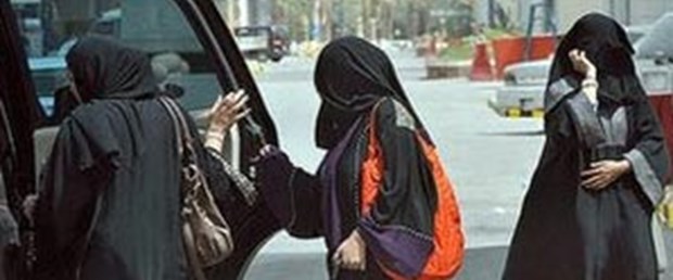 Araba kullanan Suudi kadına 10 kırbaç cezası