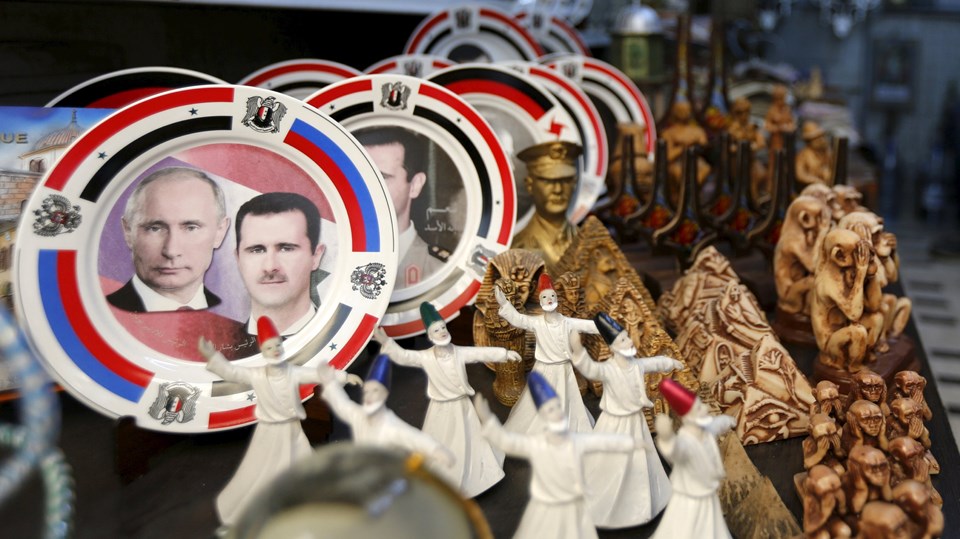 Hava operasyonlarıyla Esad rejimine destek veren Rusya Devlet Başkanı Putin bu ülkede rejim taraftarlarınca çok seviliyor.