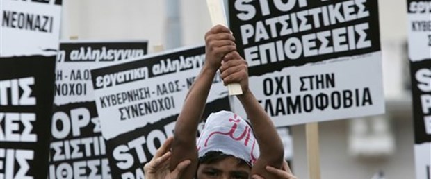 Atina'da Müslümanlardan olaysız protesto