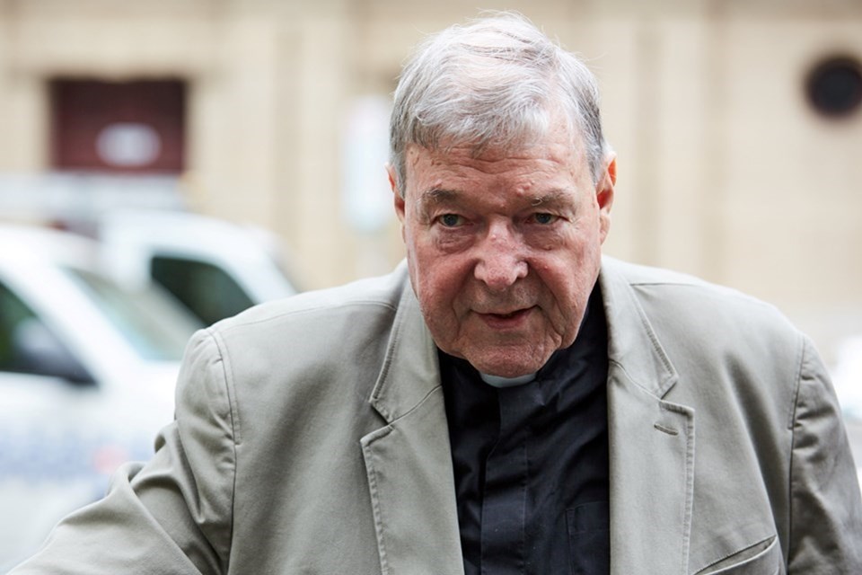 Pell 2003 yılında Papa’yı seçen ruhbanlar kuruluna katılmıştı. 2014 yılında Papa tarafından mali işler başkanlığına getirilen Avustralyalı kardinal istismar iddialarının ortaya çıkmasından sonra açığa alınmıştı.