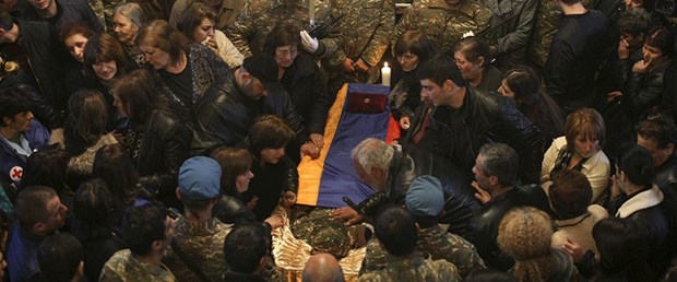 160411-ermeni-askerlerin-naaşı.jpg