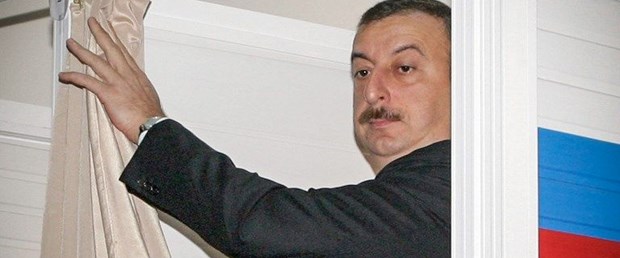 azerbaycan cumhurbaşkanı seçim110418.jpg