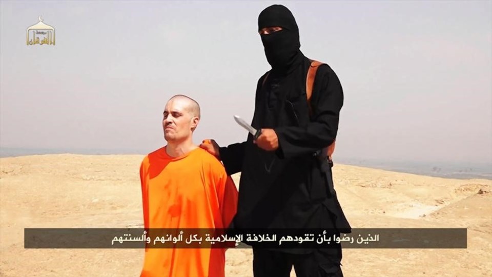 IŞİD, ABD'li gazeteci James Foley'nin kafasını kestiği görüntüleri yayınladı.