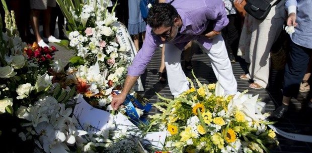 Barselona'da terör saldırısının yıldönümünde anma
