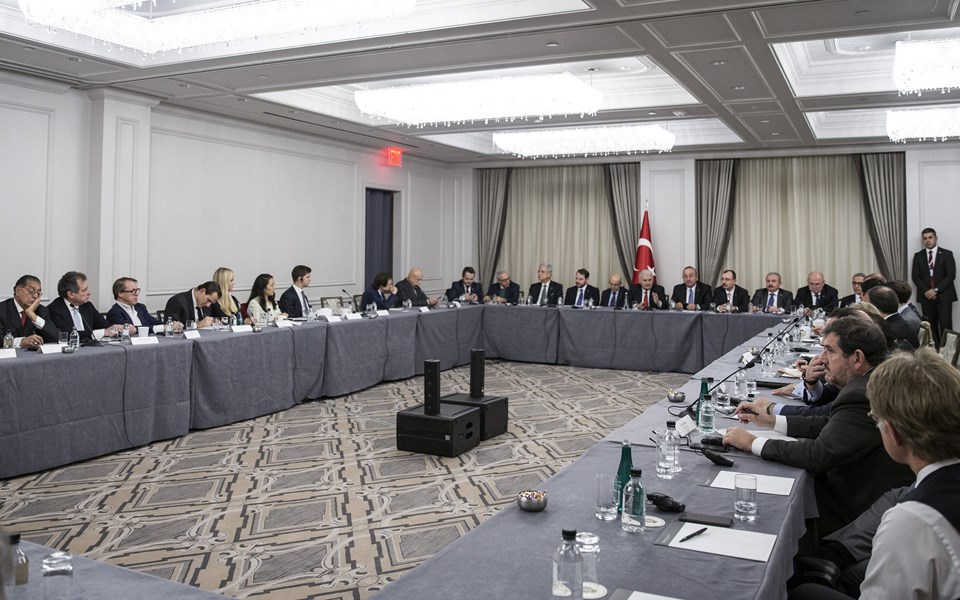 Başbakan Yıldırım finans kuruluşlarının temsilcileriyle bir araya geldi.