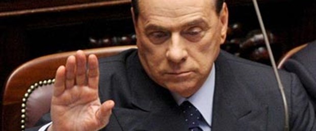 Berlusconi’ye sürgün önerisi