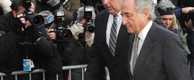 Bernard Madoff suçlamaları kabul etti