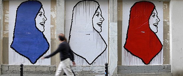 Burka yasağının önündeki son engel de kalktı