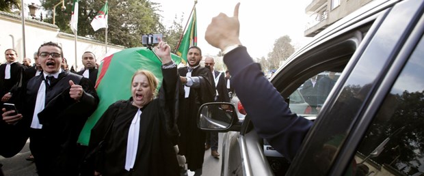 cezayir cumhurbaşkanlığı seçim protesto080319.JPG