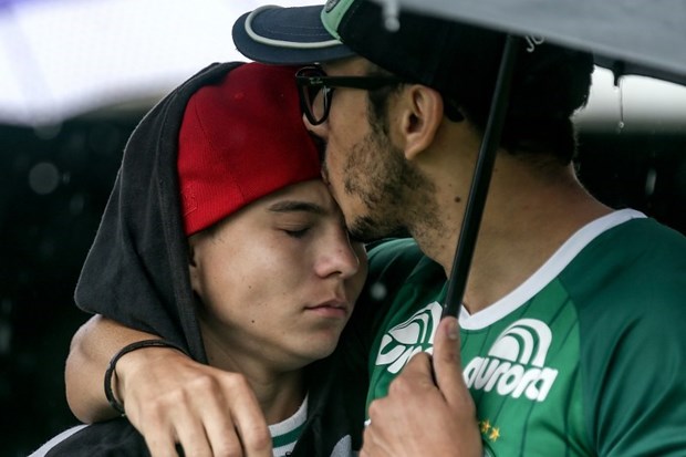 Chapecoense takımının oyuncularına veda 15 Haberler Son Dakika Havacılık Haberleri | Türk Hava Yolları, Pegasus, Sunexpress, Corendon, Havacılık, Havayolları, Havalimanları, Havaalanları, THY, Hostes, Pilot, Uçak, Kabin memuru, SHGM, DHMİ ,2aCMTjtsaEiPcGdk3FYYIQ