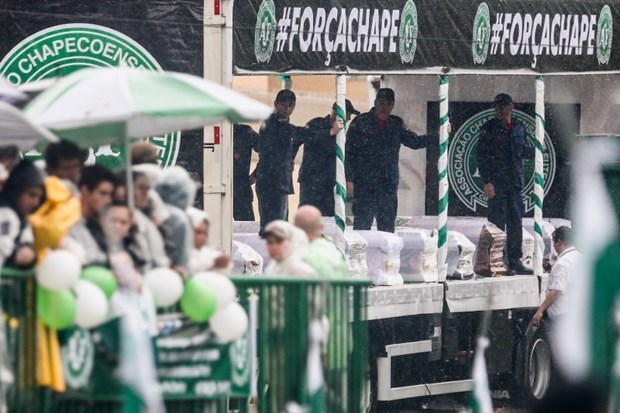 Chapecoense takımının oyuncularına veda 8 Haberler Son Dakika Havacılık Haberleri | Türk Hava Yolları, Pegasus, Sunexpress, Corendon, Havacılık, Havayolları, Havalimanları, Havaalanları, THY, Hostes, Pilot, Uçak, Kabin memuru, SHGM, DHMİ ,Qr oxJc5t0WolmI2Km 2gQ