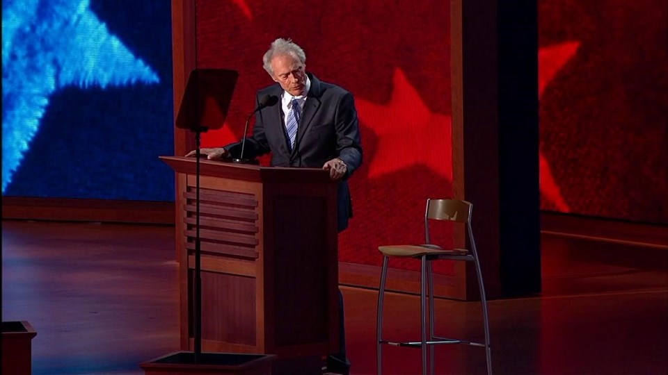 Ünlü oyuncu Clint Eastwood 2012'de Cumhuriyetçi Parti Kongresi'nde bir konuşma yaparak Obama'ya sert eleştiriler yöneltmişti. 
