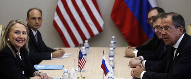 Clinton: Esad'a baskı artıyor