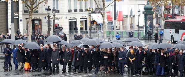 macron zafer takı111118.JPG