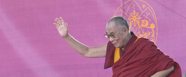 Dalay Lama siyaseti bırakıyor