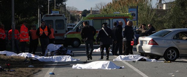 Ehliyetsiz şoför 8 bisikletçiyi ezdi