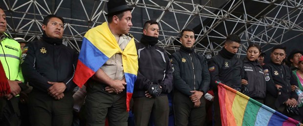 Ekvador'da protestocu yerliler 8 polisi rehin aldı