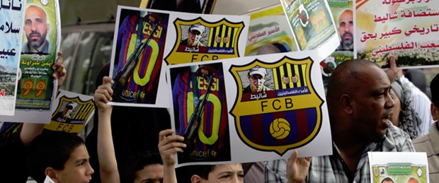El Clasico’da Gilat Şalit protestosu