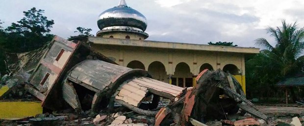 161207-endonezya-deprem.jpg