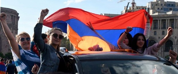 ermenistan seçim muhalefet 240418.jpg