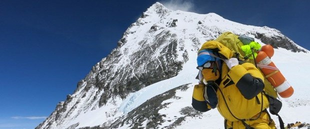 everest nepal dağcı yasak020118.jpg