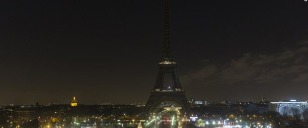 161214144749-eiffel-tower-dark-1214-exlarge-169.jpg