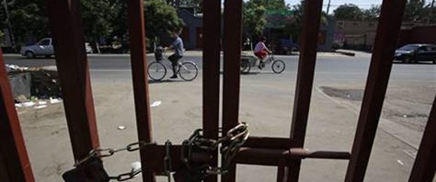 Fakir mahallelere geceleri kilit vuruluyor