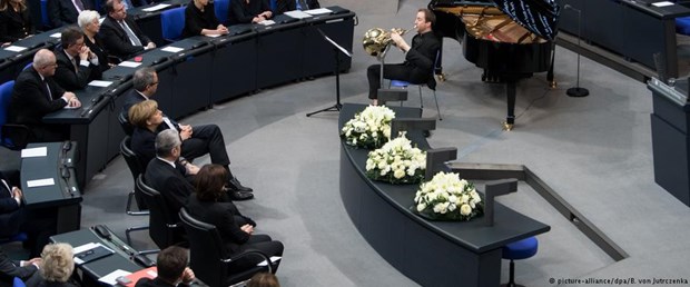 nazi almanya federal meclis270117.jpg