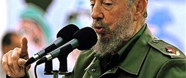 Fidel Castro: Dünya uçuruma sürükleniyor