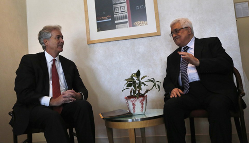 ABD Dışişleri Bakan yardımcısı William Burns, dün Mahmud Abbas'la bir araya gelerek, kararından vazgeçmesini istedi.
