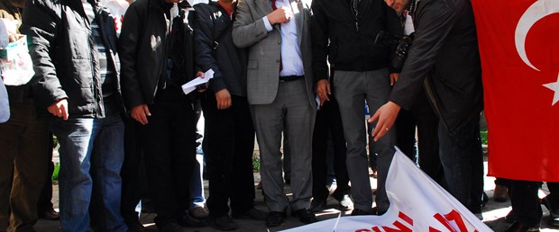 Fransa gazeteci gözaltılarından rahatsız