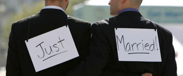Fransa'da 'gay' evliliğine ilk adım