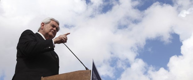 Gingrich'den ABD'lilere Ay'da daimi üs sözü