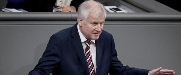 seehofer göçmen almanya160918.jpg