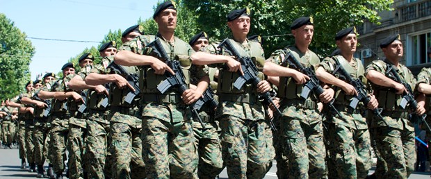 gürcistan askerlik zorunlu270616.jpg
