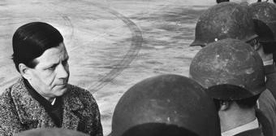 Helmut Schmidt, 1962'de eyalet içişleri bakanı olduğu sırada