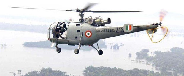 hindistan askeri helikopter061017.jpg