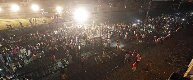 hindistan tren.jpg
