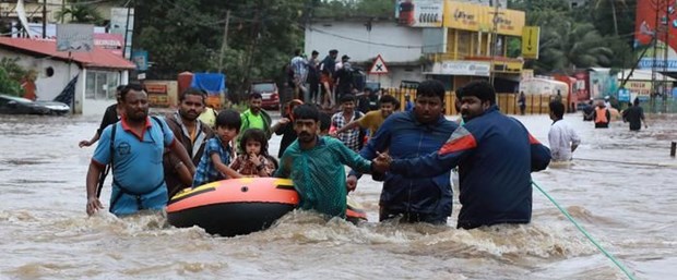 Hindistan'da yağışlar can almaya devam ediyor