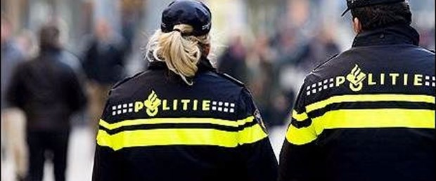 hollanda polis başörtüsü201117.jpg