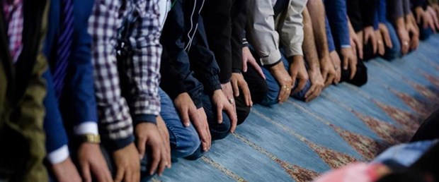 hollanda cami ibadet güvenlik310117.jpg
