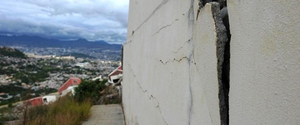 honduras deprem100118.jpg