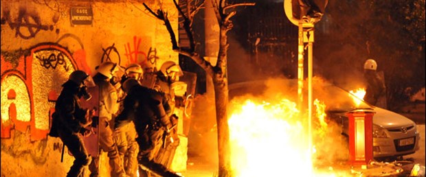 İki akılsız Rambo ülkeyi kaosa sürükledi