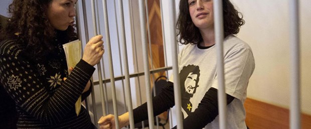 İki Greenpeace eylemcisi serbest