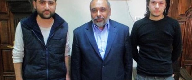 İki Türk gazeteci İran'a götürülüyor