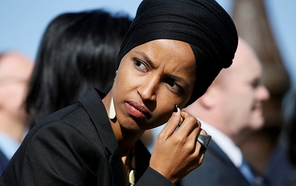 ABD Kongresinin ilk başörtülü Müslüman vekili Ilhan Omar