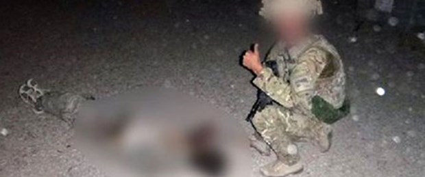 İngiliz askerinin tepki çeken fotoğrafı