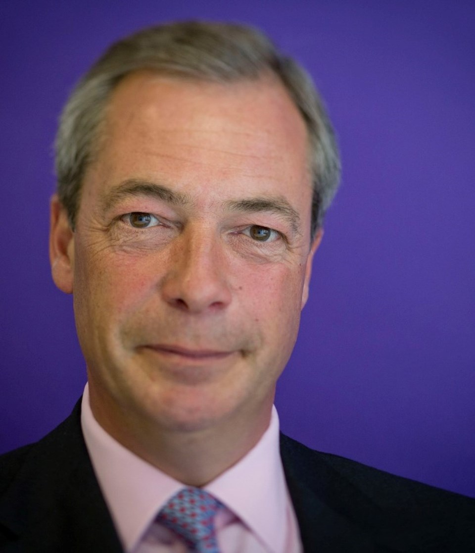 Nigel Farage'in partisi UKİP yüzde 12.5 oy almasına rağmen kendisi miletvekili seçilemedi.